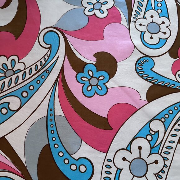 Vintage Hand Rolled Silk Scarf 30"x30" - Picture 2 of 9